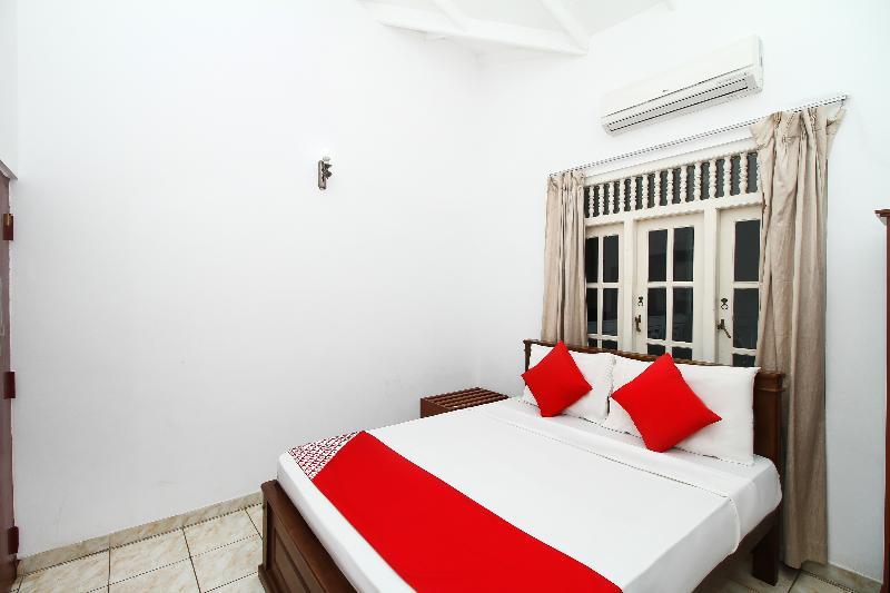 Oyo 347 Hotel Empryean Katunayaka Kültér fotó