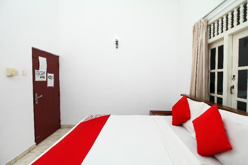 Oyo 347 Hotel Empryean Katunayaka Kültér fotó