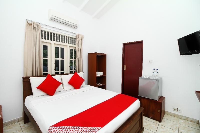 Oyo 347 Hotel Empryean Katunayaka Kültér fotó